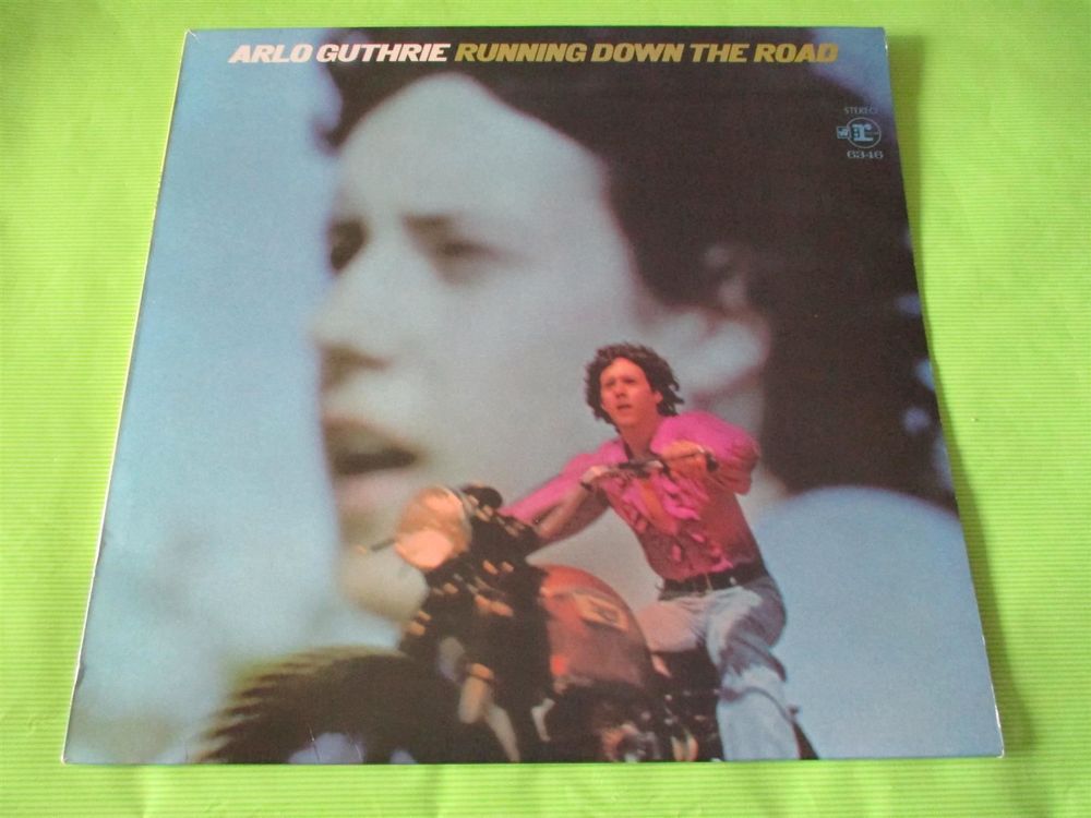 Arlo Guthrie – Running Down The Road 1