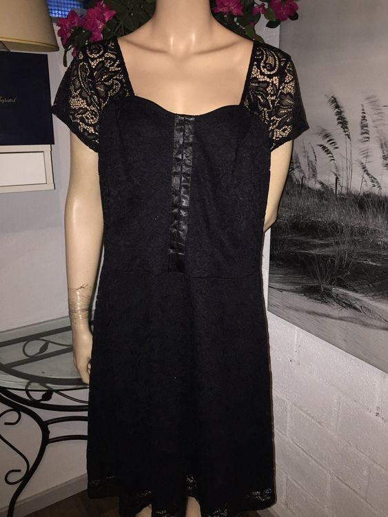 Robe Blancheporte Taille 48 Neuve Sans étiquettes - Motif Floral, Coupe évasée, Longueur Genou, Polyester