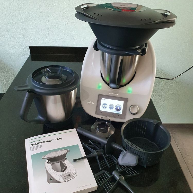Thermomix TM5 inkl 2.Topf/   Kochbücher | Kaufen auf Ricardo