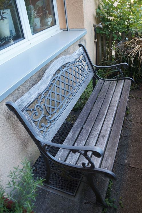 gartenbank aus holz und gusseisen