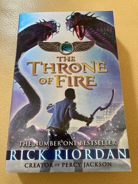 Buch The Throne of Fire EN | Kaufen auf Ricardo