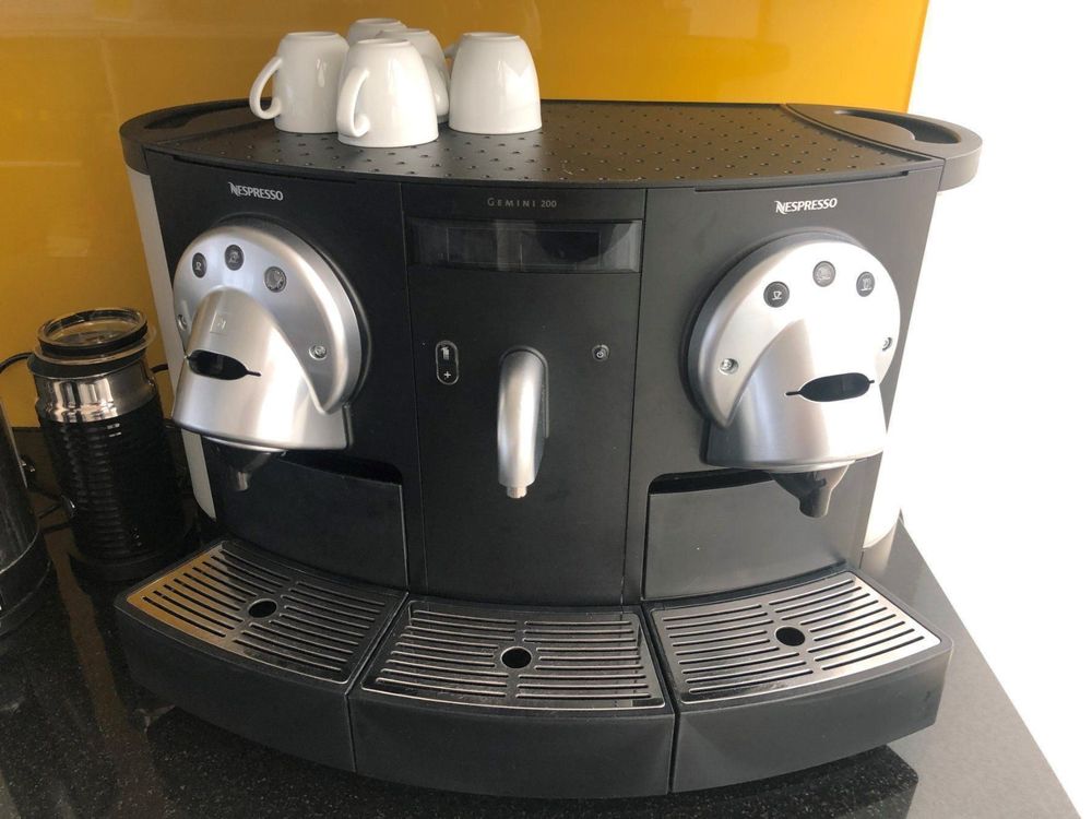 Nespresso Kaffeemaschine Gemini 200 | Kaufen auf Ricardo