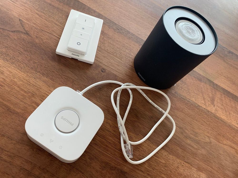 3 Philips Hue Spots inkl. Bridge&Dimmer Kaufen auf Ricardo