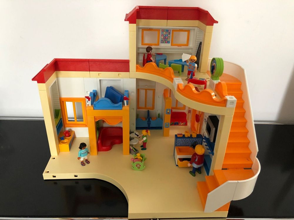  Foto zu PLAYMOBIL City Life KiTa Sonnenschein 