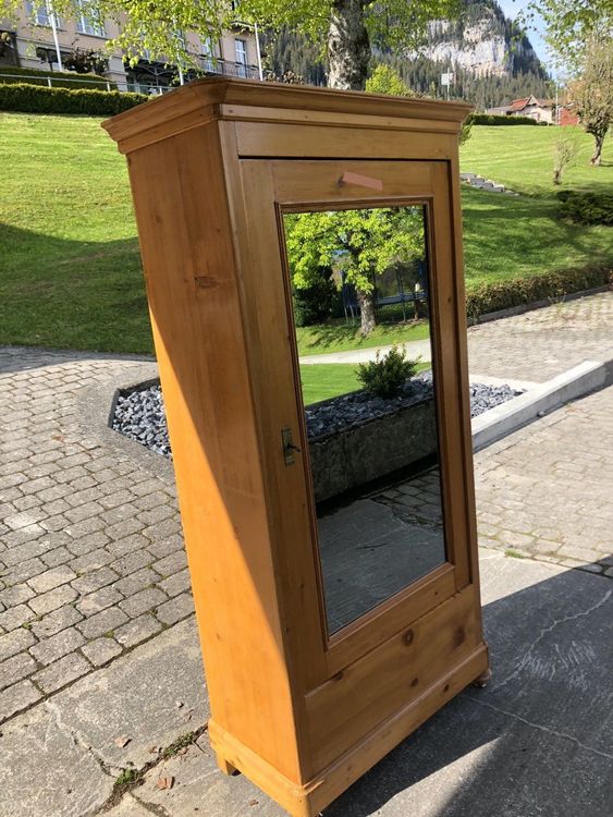 Schöner Holzschrank | Acheter sur Ricardo