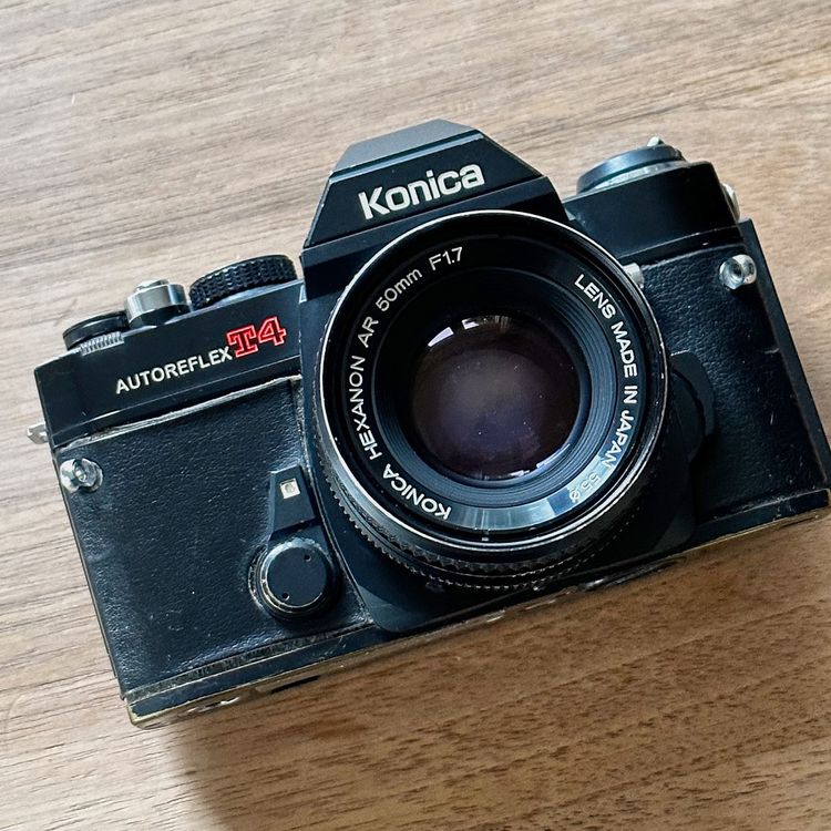 VINTAGE analog Kamera KONICA Autoreflex T4 50 mm 1.7 Acheter sur