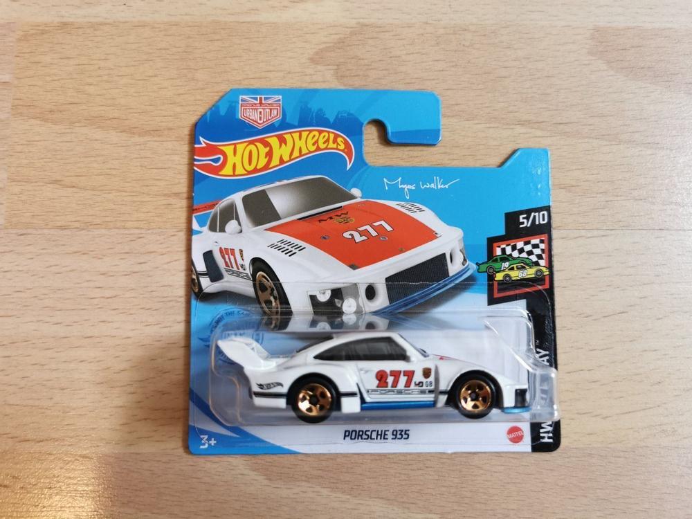 Hot wheels porsche 935