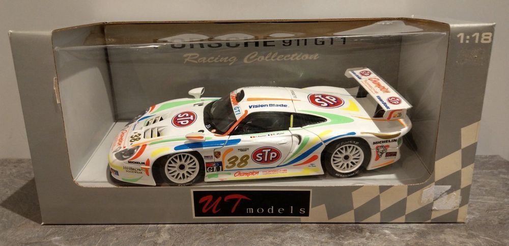 Porsche 911 GT-1  "Champion Racing" 1:18 1