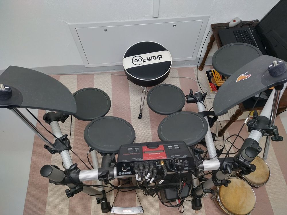 YAMAHA Electronic Drum Kit DTXPLORER Kaufen auf Ricardo