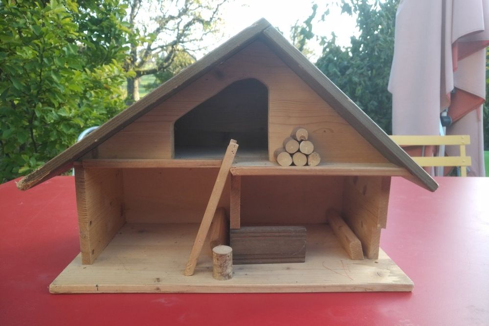 Spielzeughaus aus Holz | Kaufen auf Ricardo