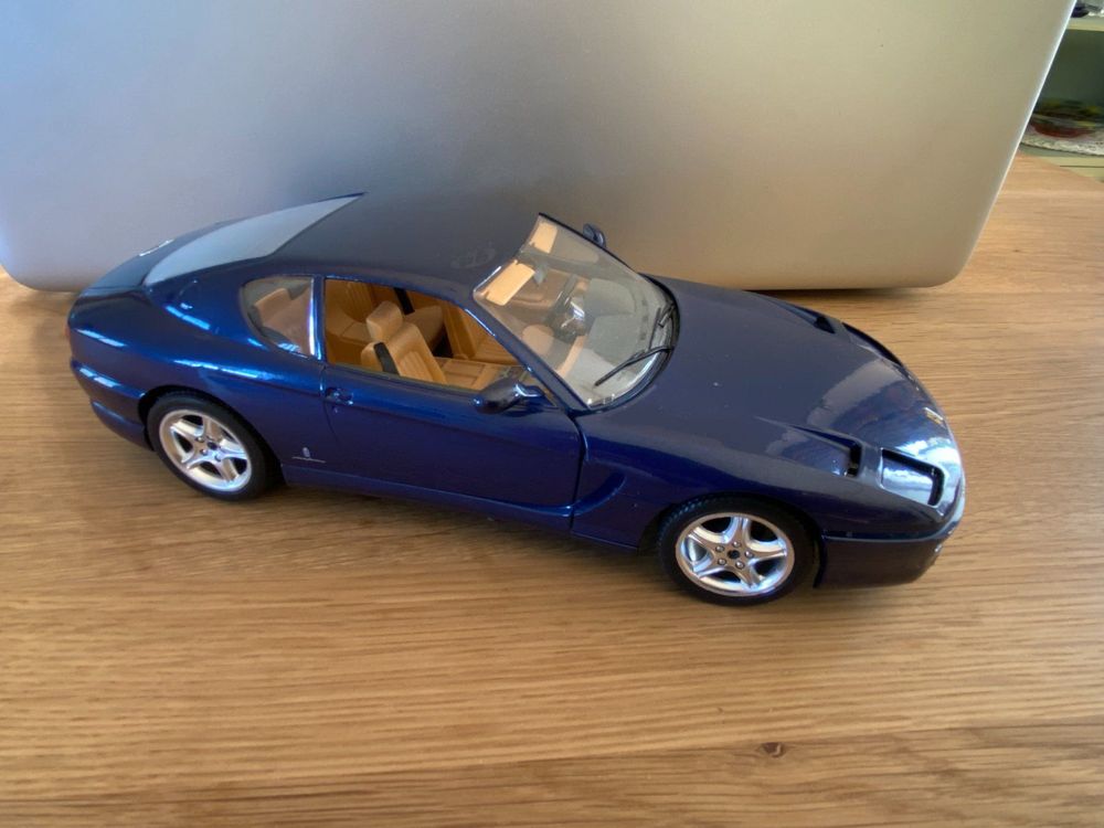 Mi colección de autos a escala.: 1992 Ferrari 456 GT 1:25 Burago