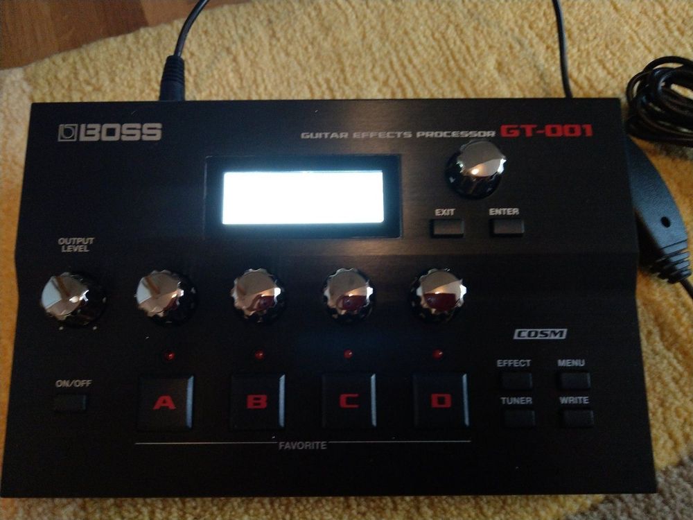 BOSS GT001 avec power supply Boss Acheter sur Ricardo