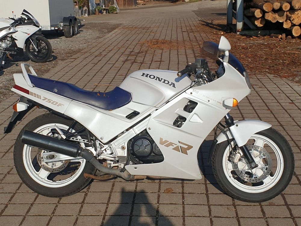 clignotant avant droit pour Honda VFR 750 de 1986 a 1987 (RC24-1