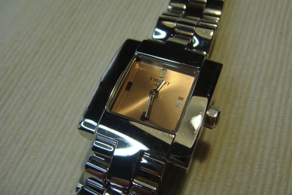 TISSOT Damenuhr L730K | Comprare su Ricardo