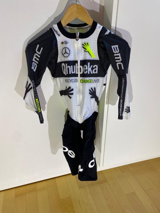 team qhubeka assos kit