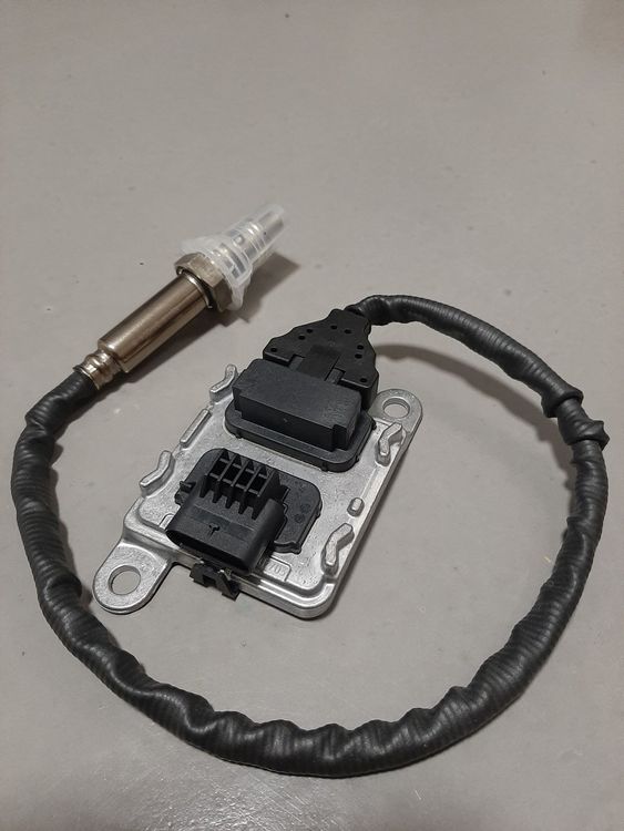NOx Sensor MercedesBenz A0009050914 Acheter sur Ricardo