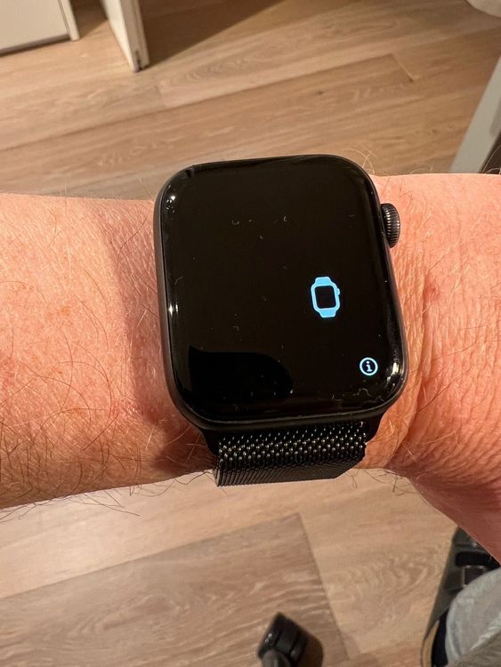 Apple Watch Series 5 GPS + LTE 40mm mit Edelstahl Sportarmband…