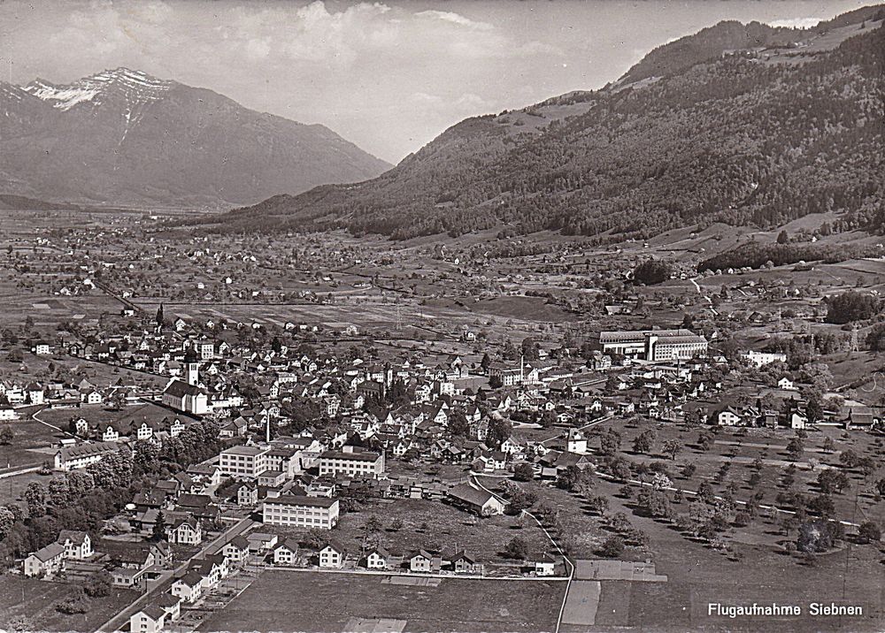 Siebnen (SZ) Flugaufnahme. Kaufen auf Ricardo