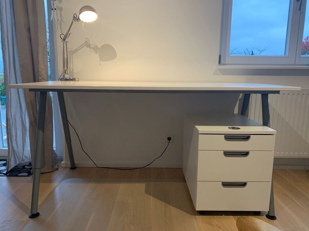 Ikea Schreibtisch mit Container 1
