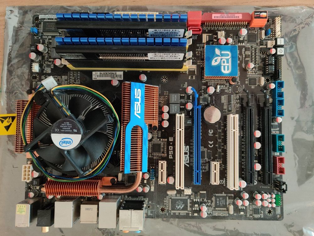 Motherboard Asus P5QE inkl. CPU und RAM Acheter sur Ricardo