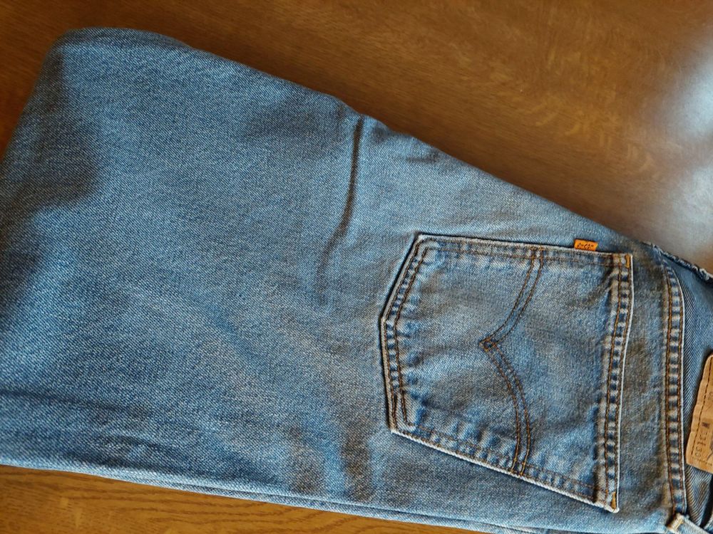 lee wrangler levis