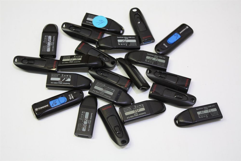 21 USB 3.0 Sticks/ 16 GB (21112941) 1