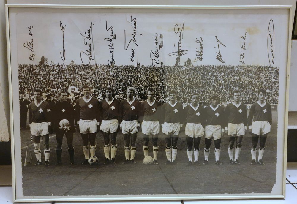 Fussballnationalmannschaft 1968 signiert Kaufen auf Ricardo
