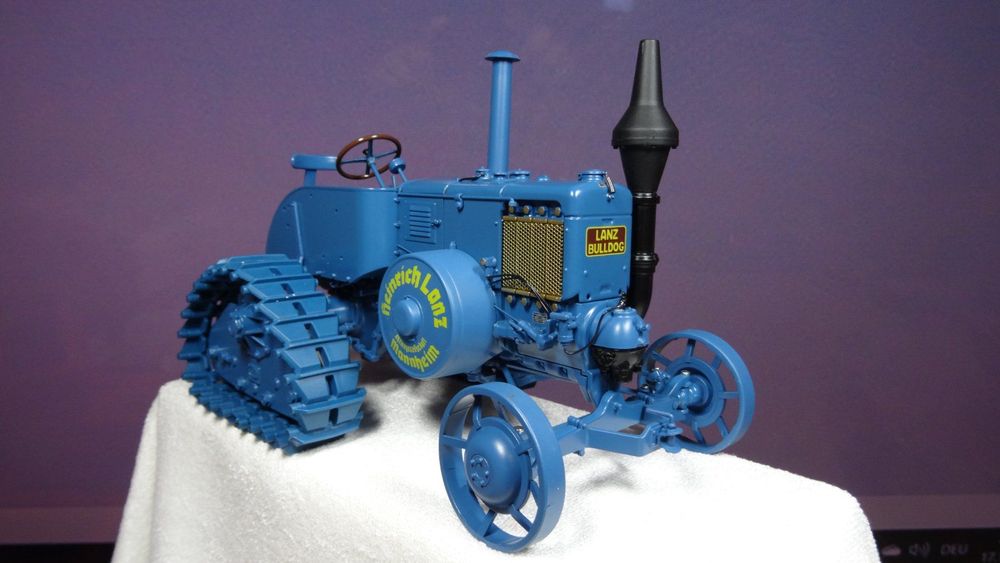 LANZ EILBULLDOG trattore blu modello di auto 1:18 Schuco 