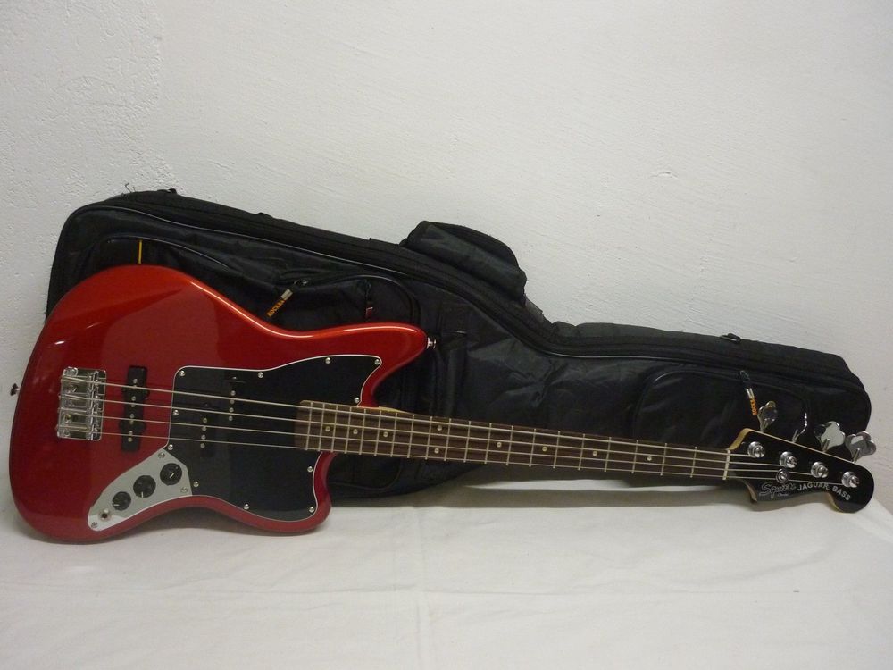 Fender/Squier Jaguar Bass mit Bag Kaufen auf Ricardo