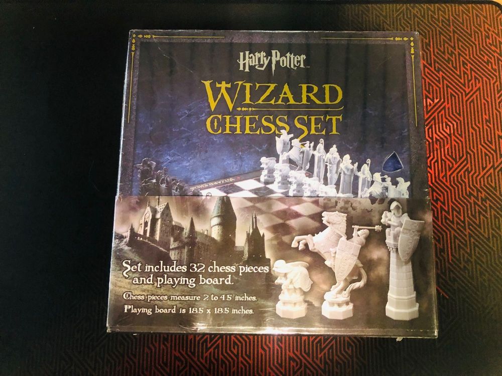 Harry Potter Wizard Chess Set NEW 1