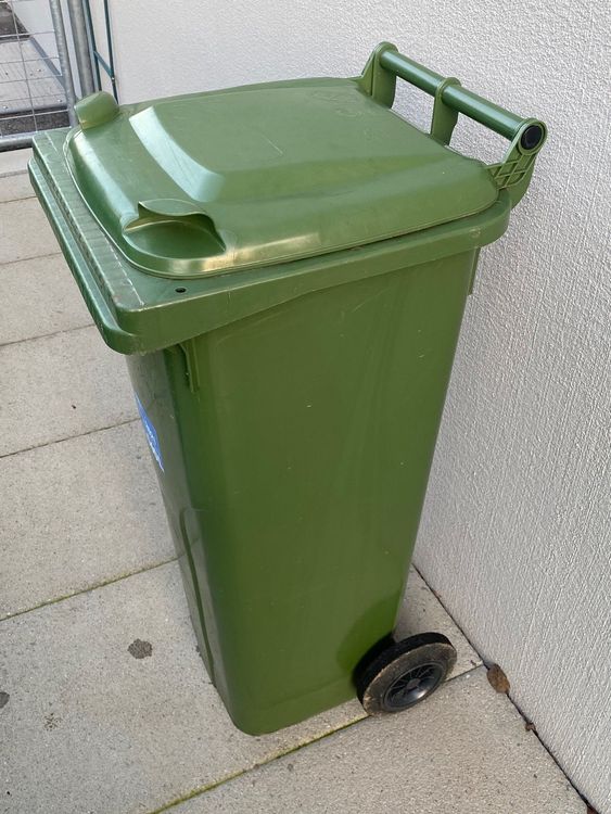  Foto zu Grüncontainer 