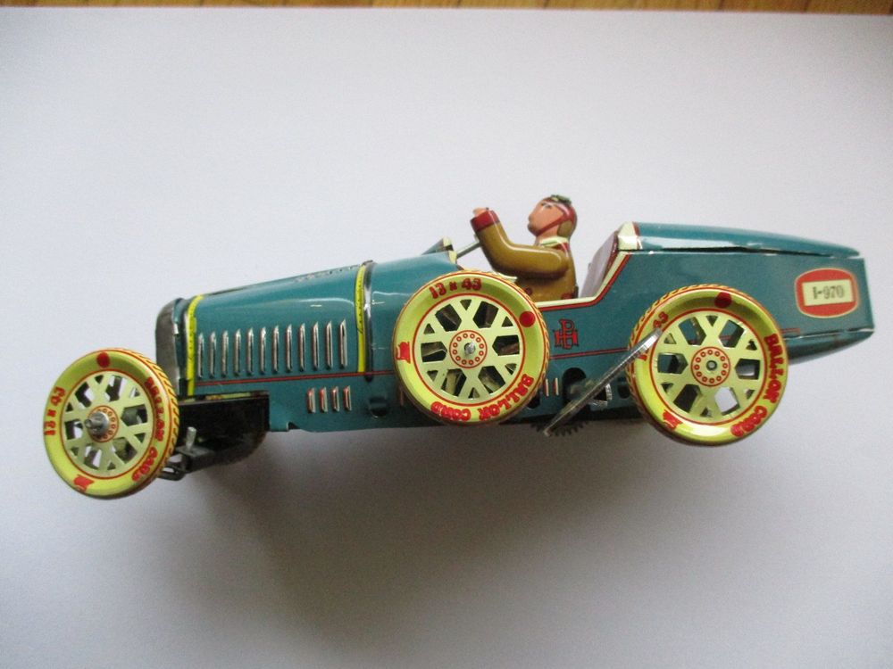 VOITURE BUGATTI MECANIQUE JOUET TOLE