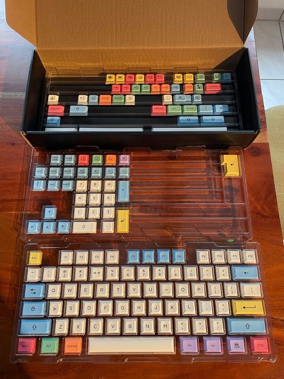R2 EPTB Spectrum Keycaps set 1