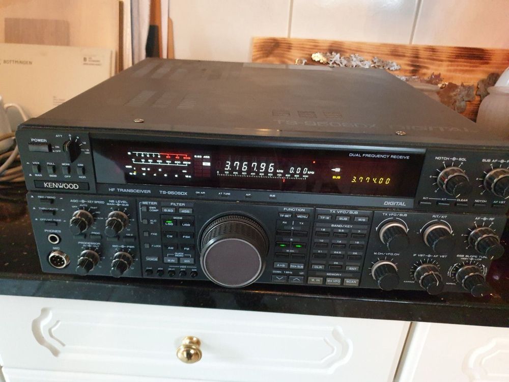 Kenwood TS-950SDX Kurzwellentransceiver | Acheter sur Ricardo