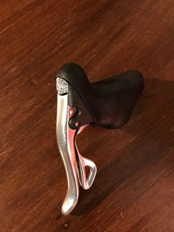 Campagnolo Record Schalthebel – Schwarz, Hochwertige Rennrad-Komponente, Made In Italy