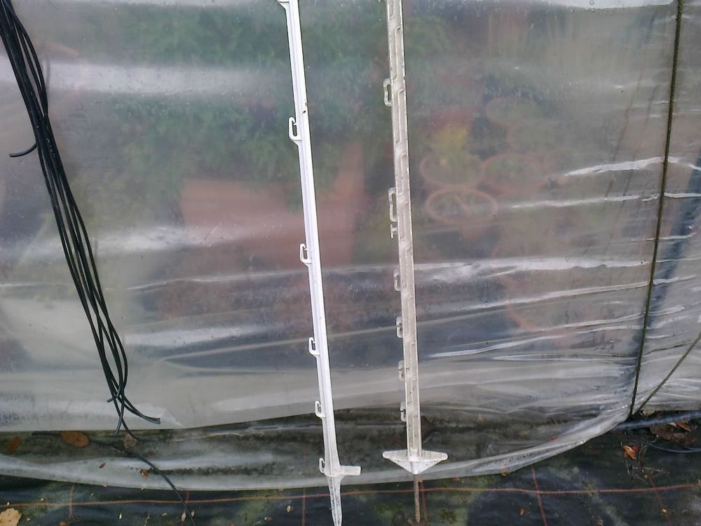 Warnschilder Für Elektrozaun – 8 Stück, Je 25,4 X 8,9 Cm, Aus Robustem Kunststoff (HDPE), Wasserdicht, Mit Befestigungslöchern | Sicherheitshinweis Für Weide & Grundstück