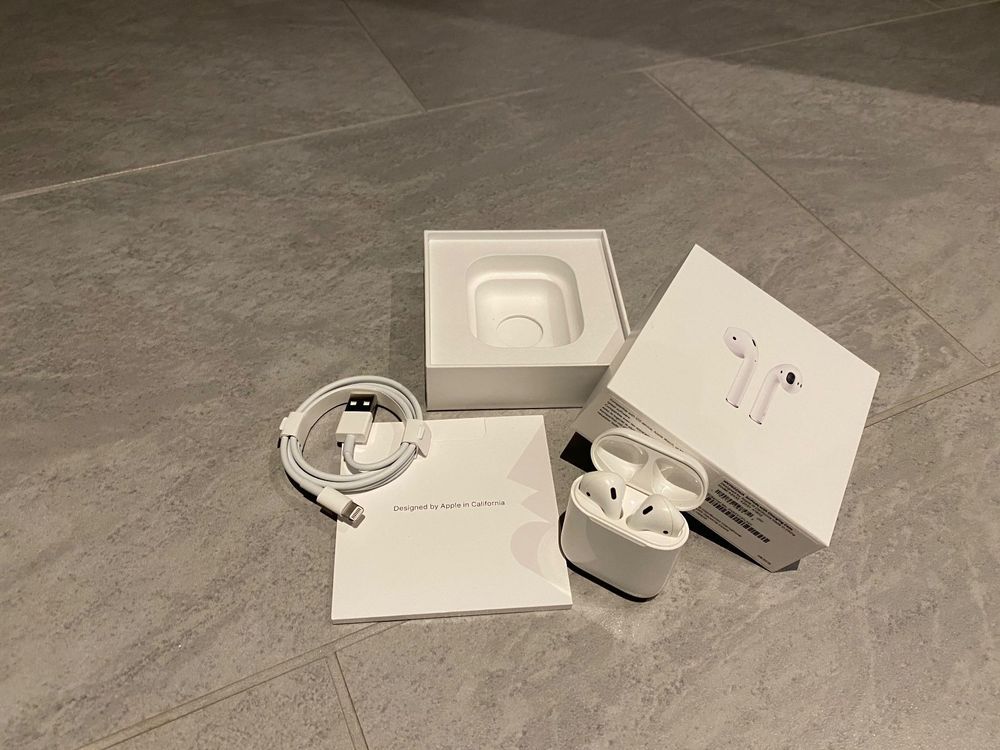 AirPods 1. Generation A1523 | Comprare su Ricardo