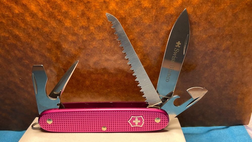 VICTORINOX ALOX FARMER +B FUCHSIA LE 100 | Acheter Sur Ricardo