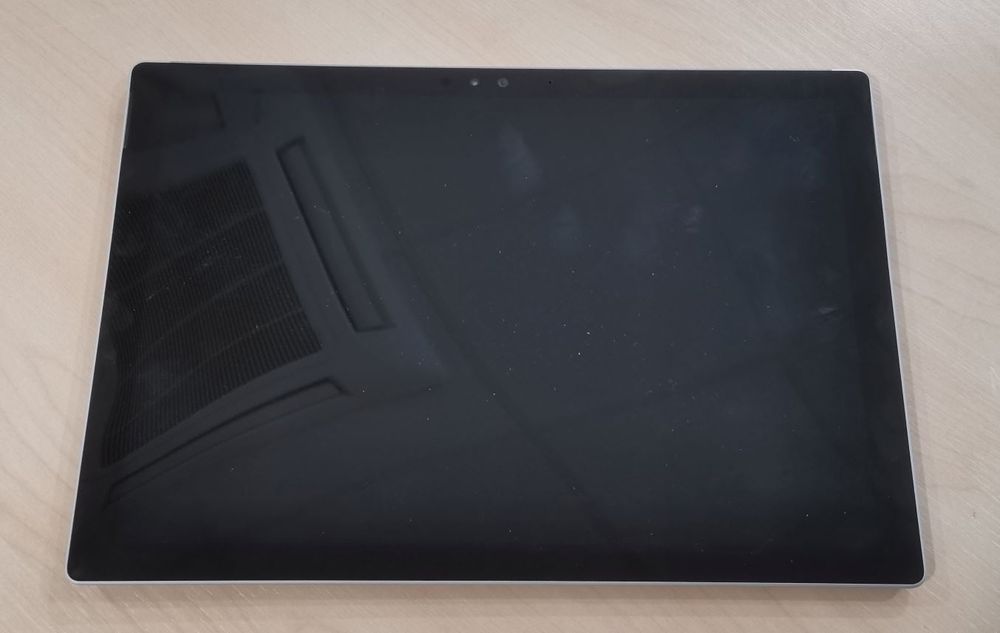 Microsoft Surface Pro 4 Akku gebläht Kaufen auf Ricardo
