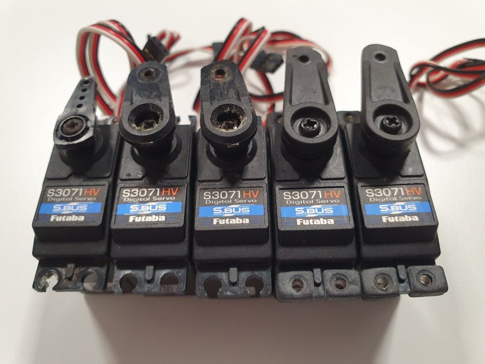 5x Servo Futaba S3071MG HV 10.5kg S.BUS Acheter sur Ricardo