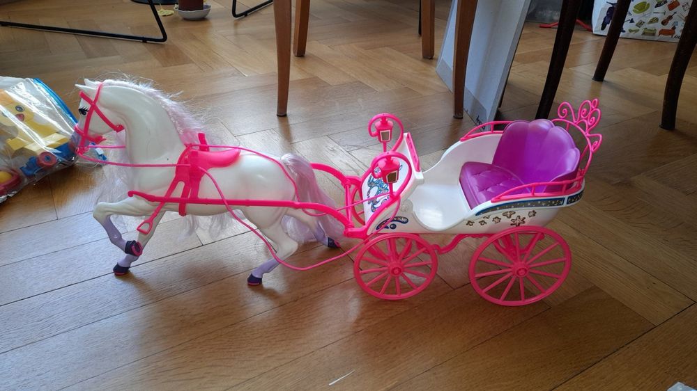 carrosse barbie arc en ciel