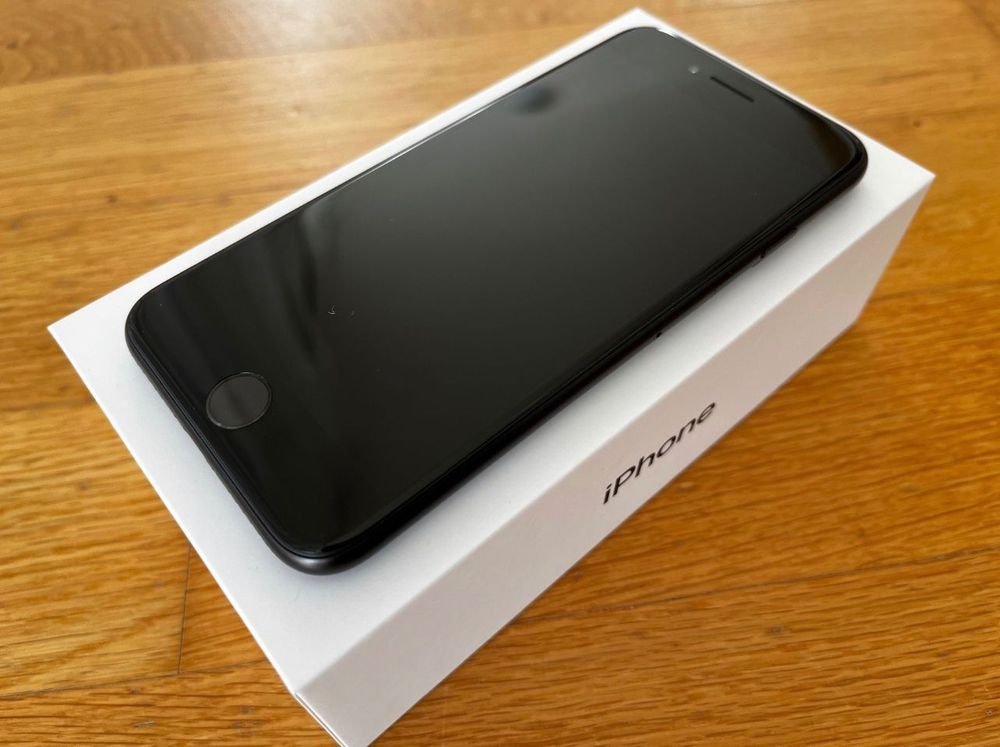 iphone se 2020 128gb cena