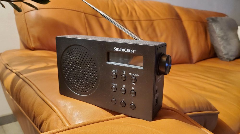 DAB+ Radio und BluetoothLautsprecher Kaufen auf Ricardo