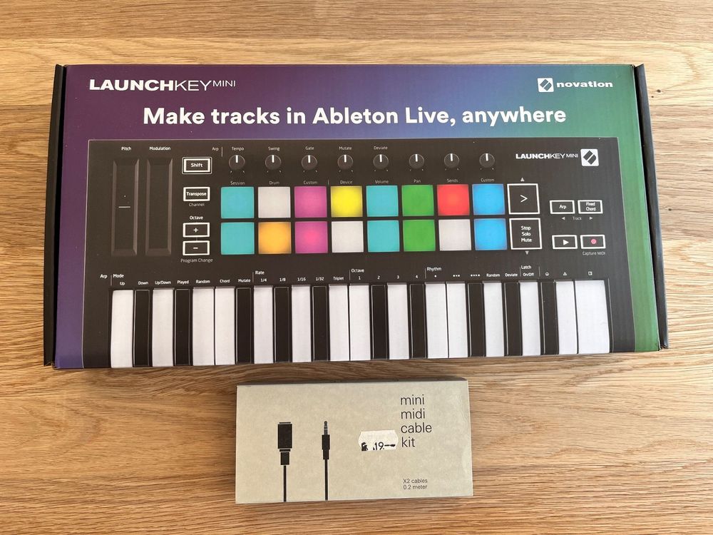 Novation Launchkey Mini MK 3 + Mini Midi Cable Kit Kaufen auf Ricardo