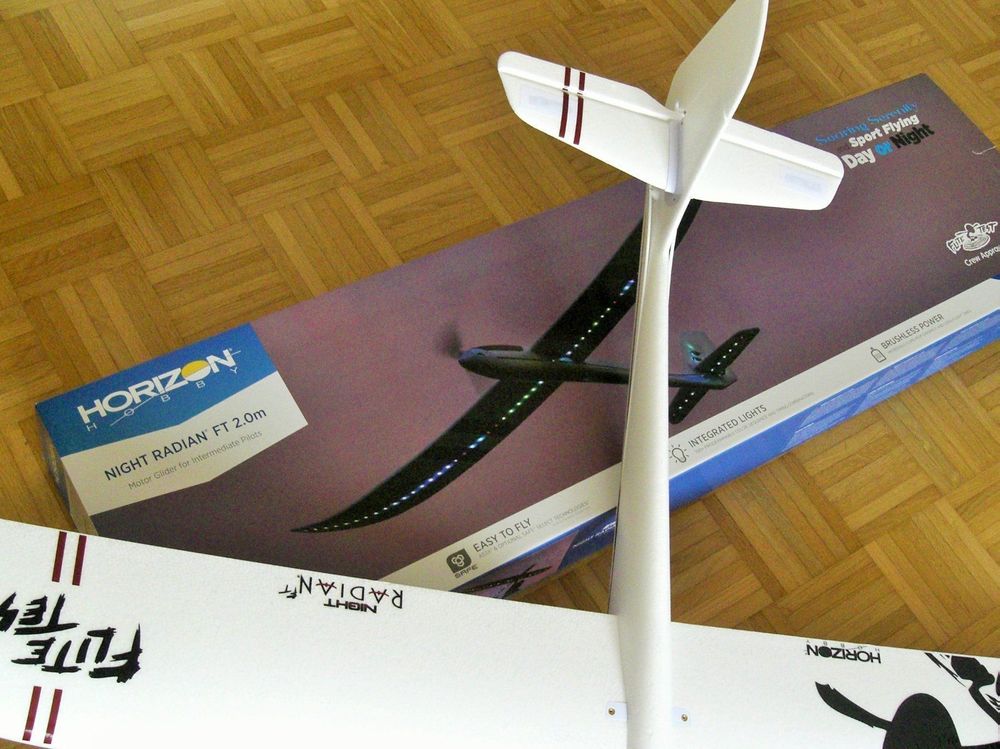 Night Radian MotorSegler inkl. LipoAkku Acheter sur Ricardo