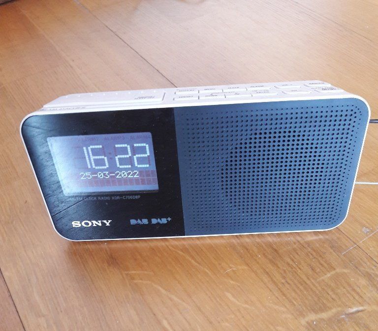 Radiowecker Sony Dream Machine XDRC706DBP, kompakt Kaufen auf Ricardo