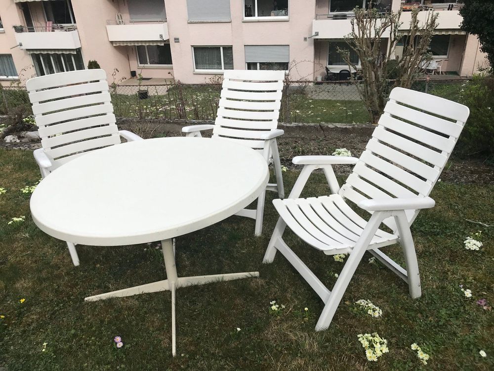 Runder Gartentisch 109 cm mit 3 Stühlen Kaufen auf Ricardo