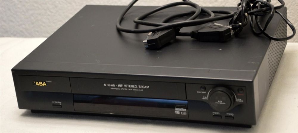 MAGNETOSCOPE VHS SABA EUR 120,00 - FR