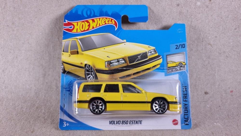 Hot wheels volvo