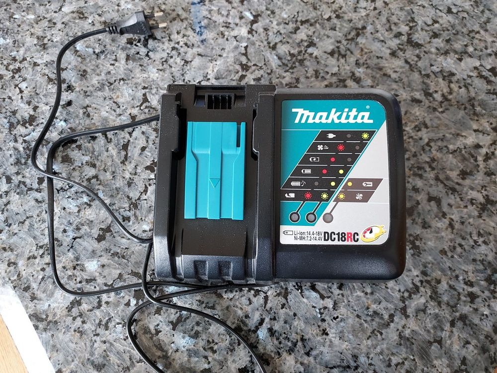 ladegerät makita dc18rc